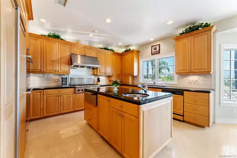 Kitchen - 3187 Rancho Del Sol, Escondido, CA 92025 photo 2 of 4