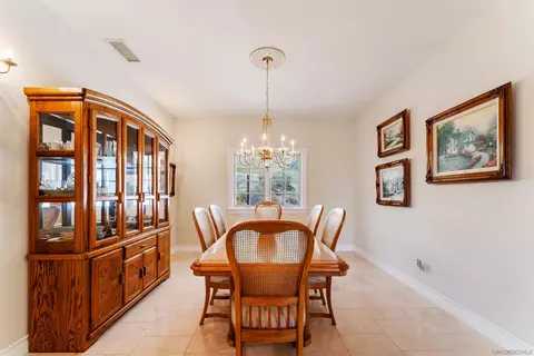 Dining - 3187 Rancho Del Sol, Escondido, CA 92025 photo 2 of 2