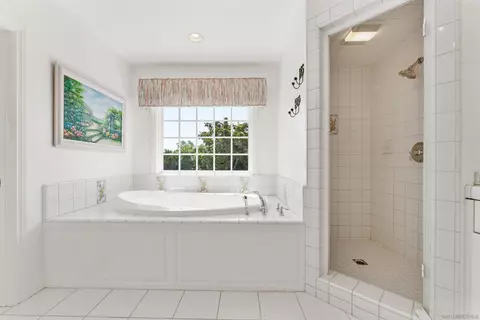 Bath - 3187 Rancho Del Sol, Escondido, CA 92025 photo 4 of 5