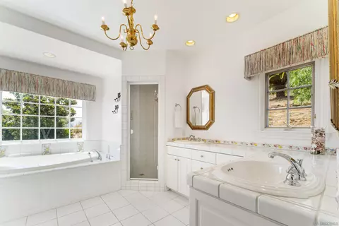Bath - 3187 Rancho Del Sol, Escondido, CA 92025 photo 2 of 5