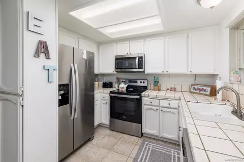 Kitchen - 982 E Main St #C, El Cajon, CA 92021 photo 1 of 2