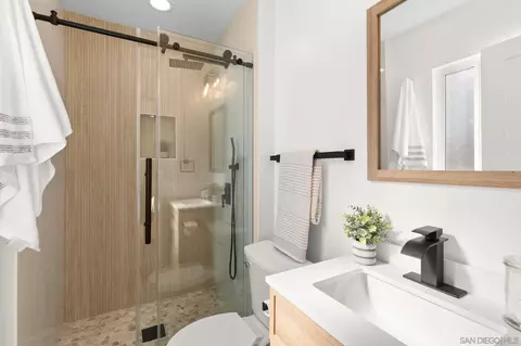 Bath - 9470 Lake Canyon Rd, Santee, CA 92071 photo 2 of 2