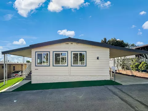 206 Bright Creek Ln, Oceanside, CA 92056 photo 2