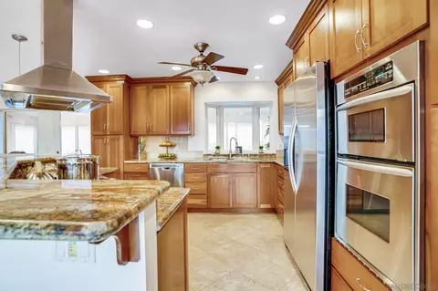 Kitchen - 5486 Wellesley St W, La Mesa, CA 91942 photo 3 of 7