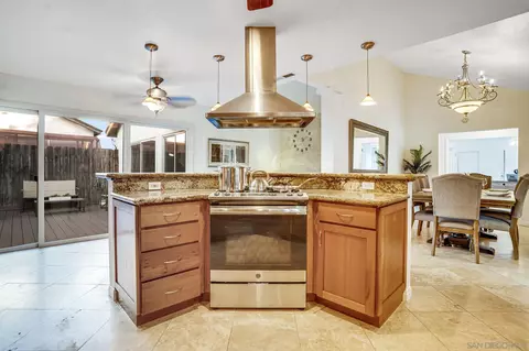 Kitchen - 5486 Wellesley St W, La Mesa, CA 91942 photo 5 of 7
