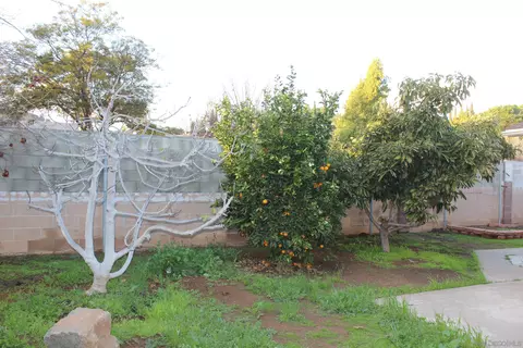 Exterior - 1292 Sorrento Pl, Escondido, CA 92027 photo 9 of 12