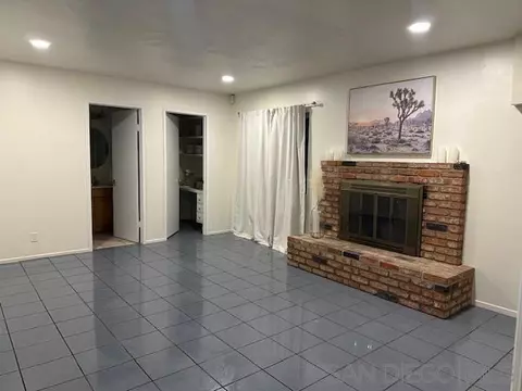 Living - 1292 Sorrento Pl, Escondido, CA 92027 photo 5 of 6