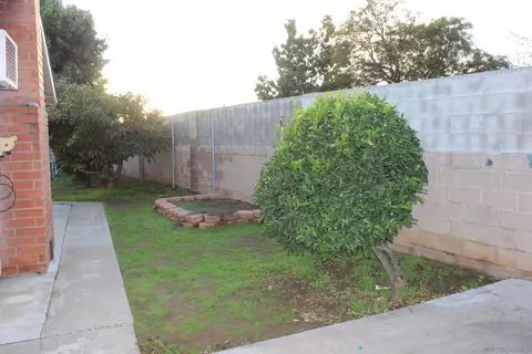 Exterior - 1292 Sorrento Pl, Escondido, CA 92027 photo 5 of 12