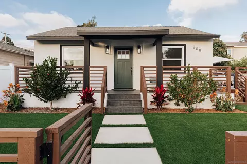208 S Ditmar St, Oceanside, CA 92054 photo 2