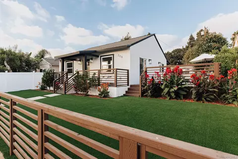 208 S Ditmar St, Oceanside, CA 92054 photo 3