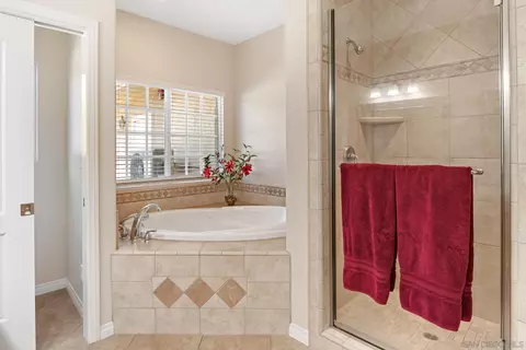 Bath - 9116 Paradise Park Dr, Lakeside, CA 92040 photo 3 of 7