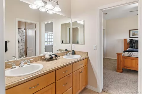 Bath - 9116 Paradise Park Dr, Lakeside, CA 92040 photo 6 of 7