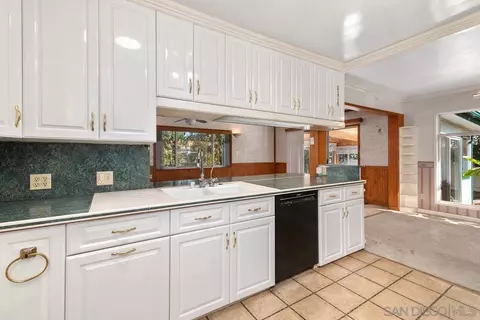 9550 Gregory St, La Mesa, CA 91942 photo 13
