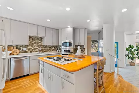 550 Gravilla St, La Jolla, CA 92037 photo 9