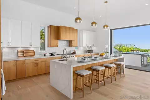 Kitchen - 2223 Via Media, La Jolla, CA 92037 photo 2 of 5