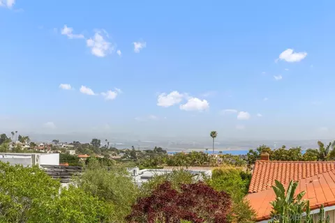 View/Area - 2223 Via Media, La Jolla, CA 92037 photo 2 of 8