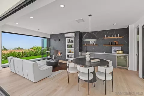 Dining - 2223 Via Media, La Jolla, CA 92037 photo 2 of 2