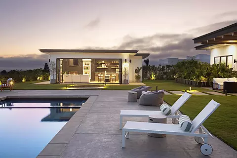 Exterior - 2223 Via Media, La Jolla, CA 92037 photo 11 of 17