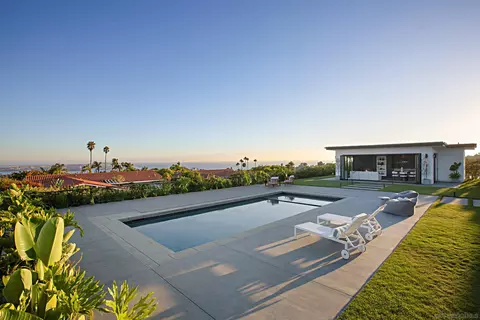 Exterior - 2223 Via Media, La Jolla, CA 92037 photo 9 of 17