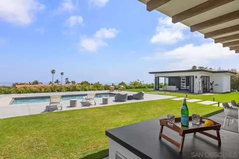 Exterior - 2223 Via Media, La Jolla, CA 92037 photo 6 of 17