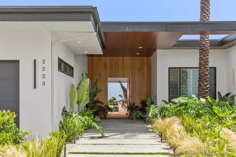 Exterior - 2223 Via Media, La Jolla, CA 92037 photo 5 of 17