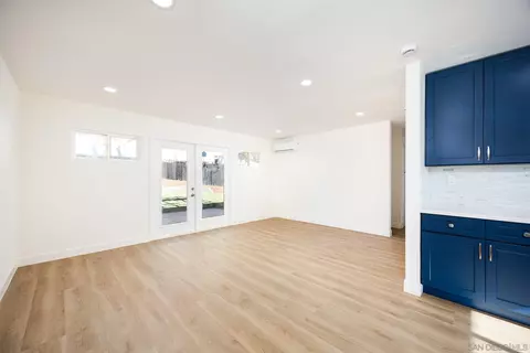 Living - 9531 W Hartland Cir, Santee, CA 92071 photo 2 of 3