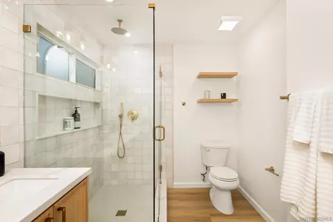 Bath - 1314 Condor Ct, Encinitas, CA 92024 photo 2 of 3