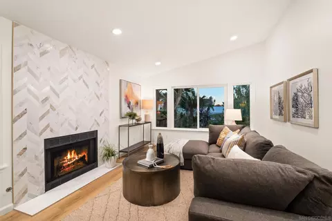 Living - 1314 Condor Ct, Encinitas, CA 92024 photo 1 of 2