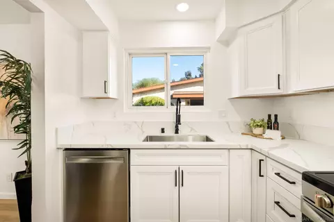 Kitchen - 980 Surfbird Way, Oceanside, CA 92057 photo 2 of 4