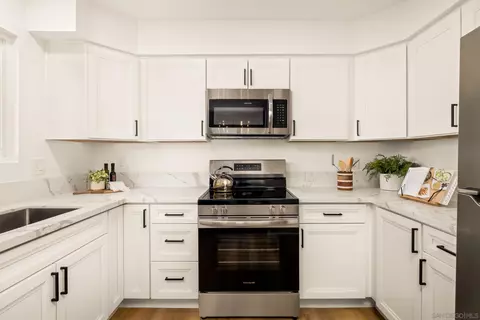 Kitchen - 980 Surfbird Way, Oceanside, CA 92057 photo 1 of 4