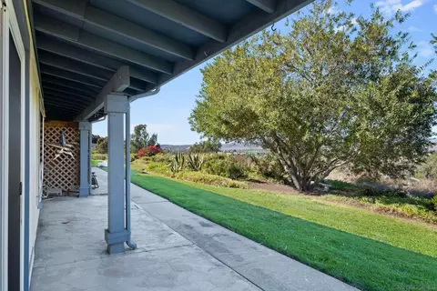 Exterior - 980 Surfbird Way, Oceanside, CA 92057 photo 7 of 9