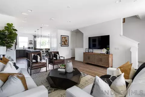 2218 S Ava Gln #905, Escondido, CA 92025