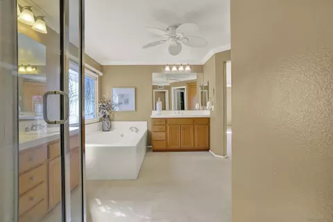 Bath - 6745 Tea Tree St, Carlsbad, CA 92011 photo 3 of 6