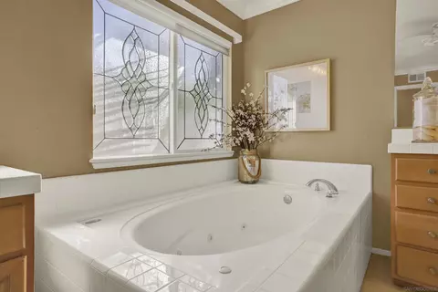 Bath - 6745 Tea Tree St, Carlsbad, CA 92011 photo 4 of 6