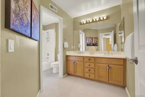 Bath - 6745 Tea Tree St, Carlsbad, CA 92011 photo 5 of 6