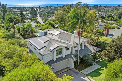 View/Area - 390 E Glaucus St, Encinitas, CA 92024 photo 3 of 5