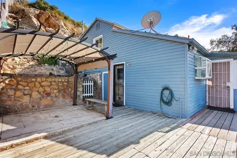 Exterior - 15599 Oakvale Rd, Escondido, CA 92027 photo 4 of 11