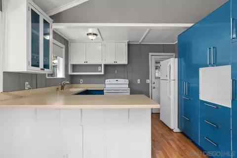 Kitchen - 15599 Oakvale Rd, Escondido, CA 92027 photo 1 of 4