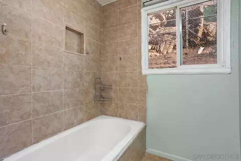 Bath - 15599 Oakvale Rd, Escondido, CA 92027 photo 2 of 3