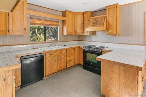 4770 Garfield St, La Mesa, CA 91941 photo 12