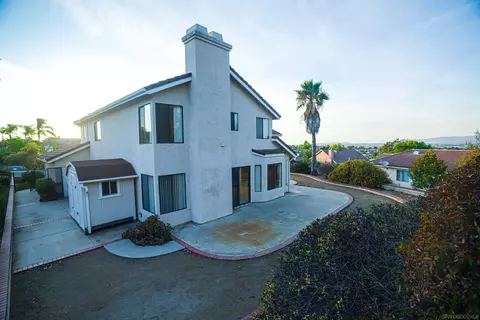 Exterior - 1320 Clear Crest Cir, Vista, CA 92084 photo 10 of 17