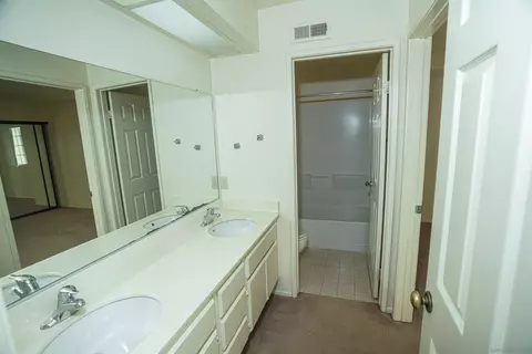 Bath - 1320 Clear Crest Cir, Vista, CA 92084 photo 4 of 4