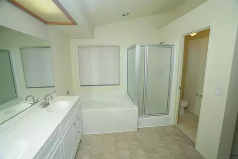Bath - 1320 Clear Crest Cir, Vista, CA 92084 photo 2 of 4