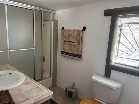 Bath - 255 Canyon Rd, Julian, CA 92036 photo 1 of 2