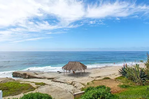View/Area - 366 Forward UNIT B, La Jolla, CA 92037 photo 7 of 10