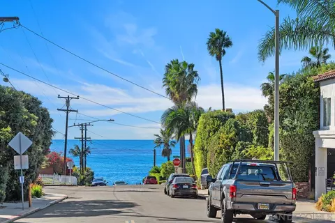 View/Area - 366 Forward UNIT B, La Jolla, CA 92037 photo 8 of 10