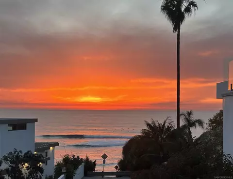 View/Area - 366 Forward UNIT B, La Jolla, CA 92037 photo 2 of 10