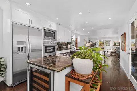 Kitchen - 366 Forward UNIT B, La Jolla, CA 92037 photo 1 of 5