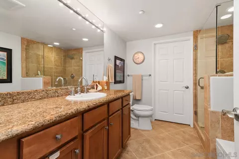 Bath - 366 Forward UNIT B, La Jolla, CA 92037 photo 1 of 5