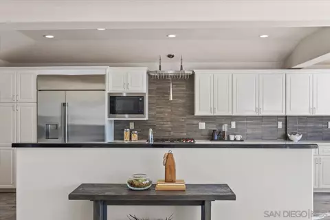 Kitchen - 5658 Caminito Genio, La Jolla, CA 92037 photo 4 of 6